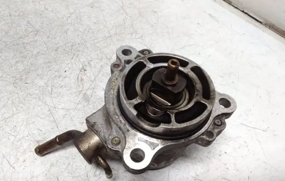 Mazda 6 Vacuum pump RF5C18G00 X2T58172