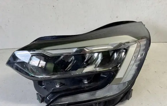 Renault Captur II Headlight/headlamp 260608054r