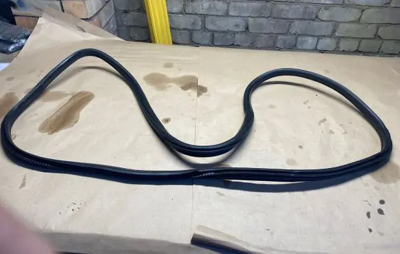 BMW 2 F46 Rear door rubber seal (on body) 