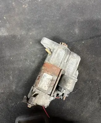 Jaguar XF X250 Starter motor 4R8311001AD