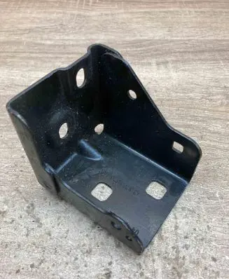 Headlight/headlamp mounting bracket