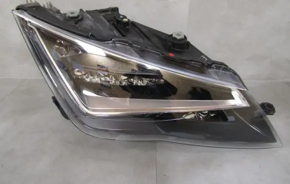 Seat Leon (5F) Headlight/headlamp 90029769 5F1941008D A046439