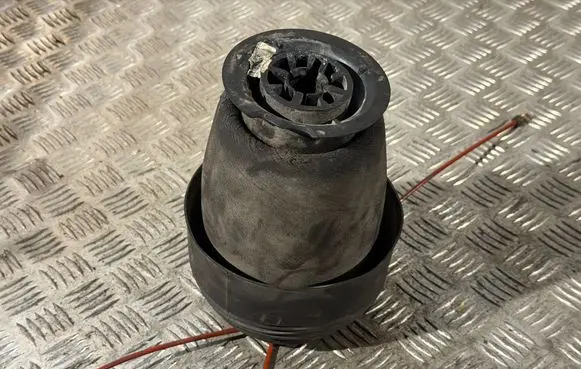 BMW 5 E60 E61 Rear air suspension bag/shock absorber 15496610