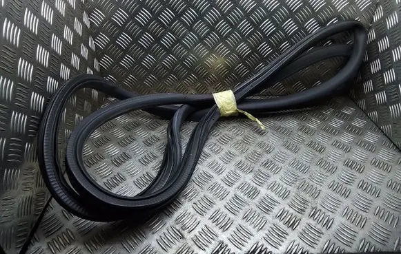 Front door rubber seal
