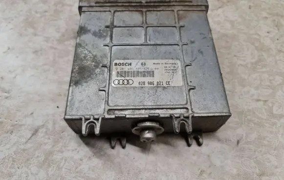 Audi A4 S4 B5 8D Engine control unit/module 028906021CE 0281001425 28SA2453