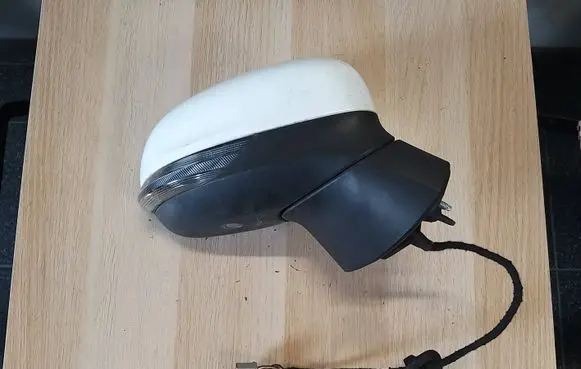 Ford Fiesta Front door electric wing mirror