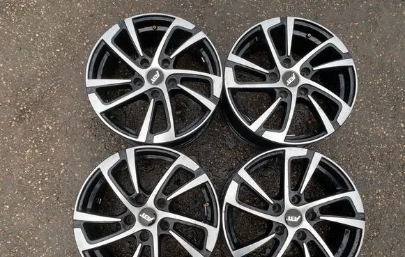 R16 alloy rim