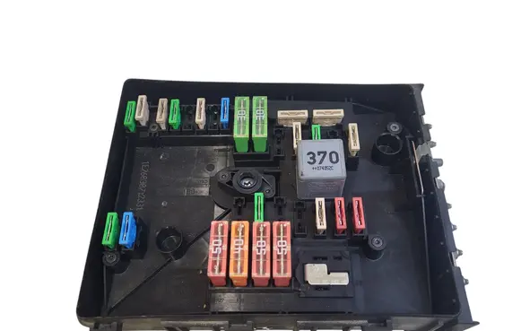 Seat Toledo III (5P) Fuse module D003002 1K0937125A 01718130