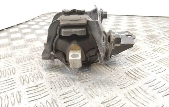 Seat Ibiza IV (6J,6P) Engine mount bracket 6Q0199555