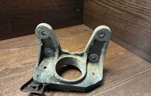 Opel Vivaro Gearbox mounting bracket 8200219372 8200219372A