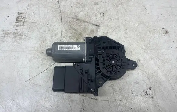 Volkswagen Golf Plus Rear door window regulator motor 5M0839401F