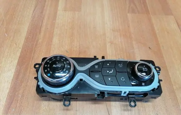 Renault Zoe Climate control unit 275107386R 1712200647 E1067090C