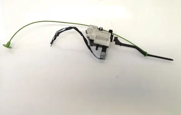 Fuel tank cap lock motor