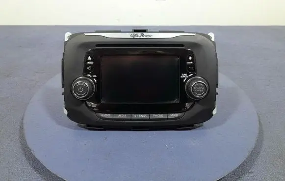 Alfa Romeo Giulietta Radio/CD/DVD/GPS head unit 01561046460