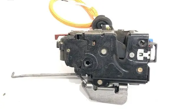 Audi A3 S3 8P Front door lock 4E1837015