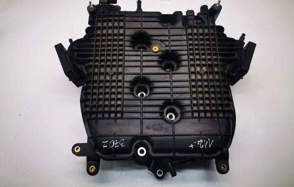 Nissan 370Z Intake manifold 8N041AA K5T46697 K5T466979330