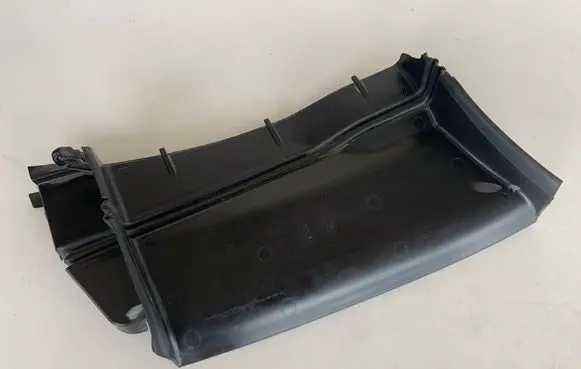 Audi A7 S7 4G Intercooler air channel guide 4G0129618E