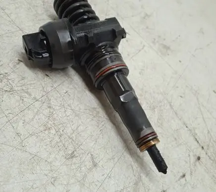 Audi A4 S4 B6 8E 8H Fuel injector 0414720214