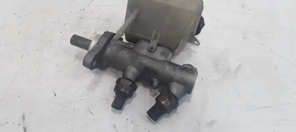 Volvo V70 Brake fluid reservoir 