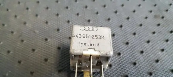 Audi A4 S4 B5 8D Other relay 443951253K 899512