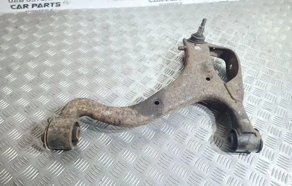 Land Rover Discovery 3 - LR3 Front lower control arm/wishbone
