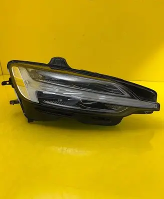 Volvo S60 Headlight/headlamp 32228816