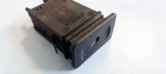 Volkswagen Golf IV Windscreen/window heater switch 1J0953235A