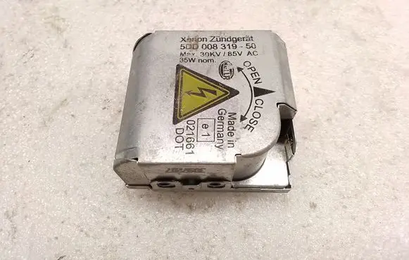 BMW X5 E53 Headlight ballast module Xenon 5DD00831950