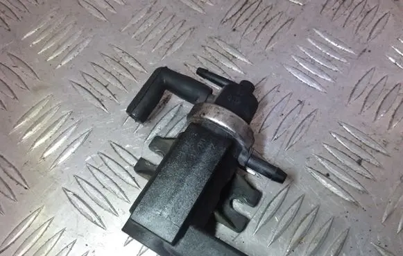 Audi A4 S4 B5 8D Turbo solenoid valve 1J0906627 72290320