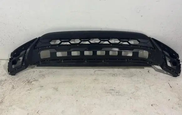 Volkswagen Tiguan Front bumper lip 5NA805903C