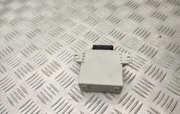 Toyota Avensis T250 Window wiper relay 150696