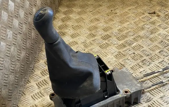Renault Kangoo I Gear shifter/selector 8200309398