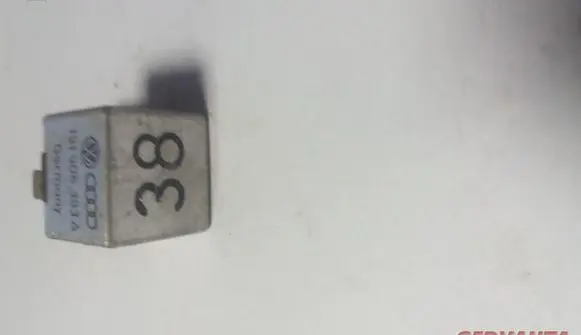 Volkswagen PASSAT B5 Other relay 191906983A