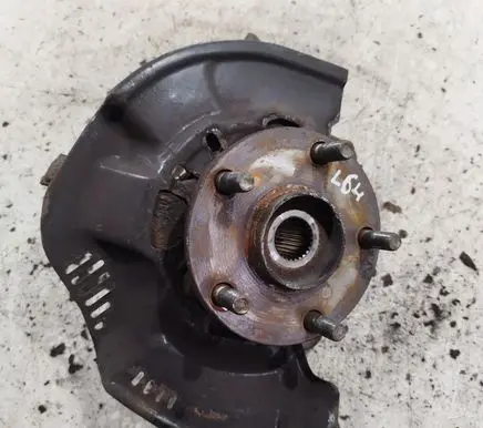 Toyota Auris 150 Front wheel hub spindle knuckle