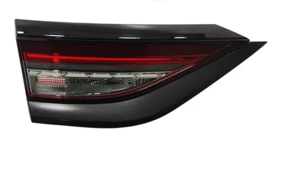 Tailgate rear/tail lights