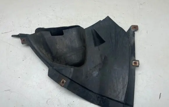 BMW 3 GT F34 Front splash guards bracket 8057325 18779815
