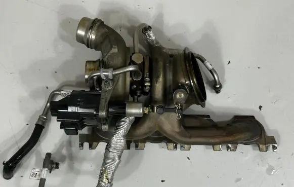 BMW 3 F30 F35 F31 Turbo 7637563 8631891