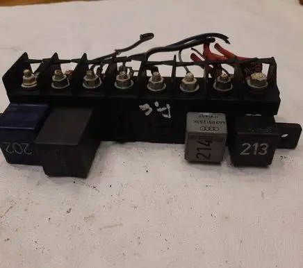 Audi A6 S6 C4 4A Fuse box set 4A0941822 890046