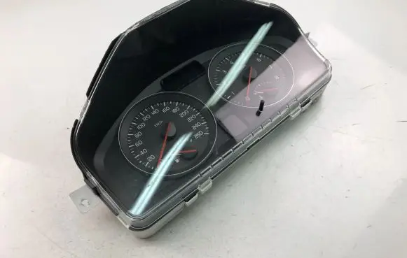 Volvo V50 Speedometer (instrument cluster) 30765308