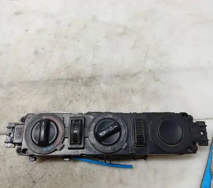 Mercedes-Benz Sprinter W901 W902 W903 W904 Air conditioning/heating control unit A0008306285 5HB00805702 ZGS006Q17