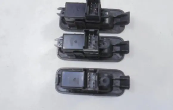 Nissan Primera Electric window control switch 80960BA000