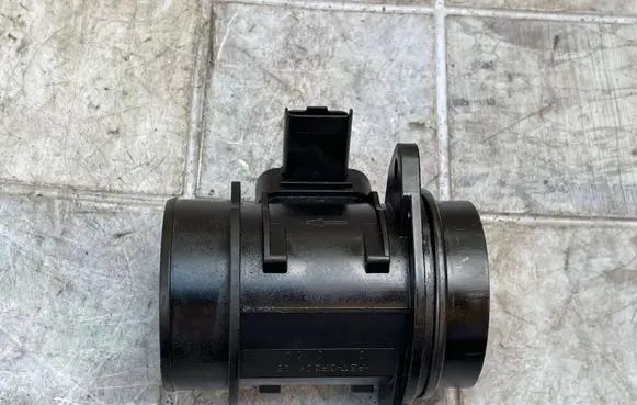 Peugeot 207 CC Mass air flow meter 9647144080