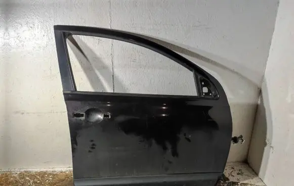 Nissan Qashqai+2 Front door