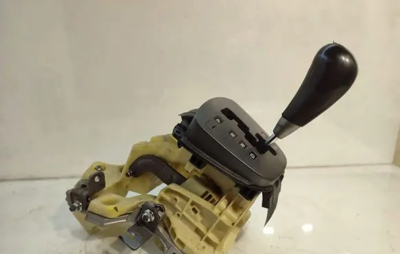 KIA Carens II Gear shifter/selector