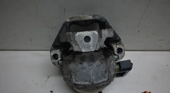 Audi A6 S6 C7 4G Engine mount bracket 
