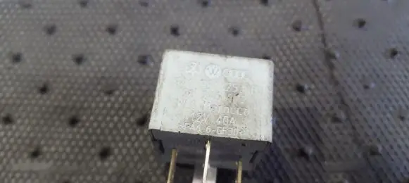 Volkswagen PASSAT B6 Other relay 141951253B 20240072