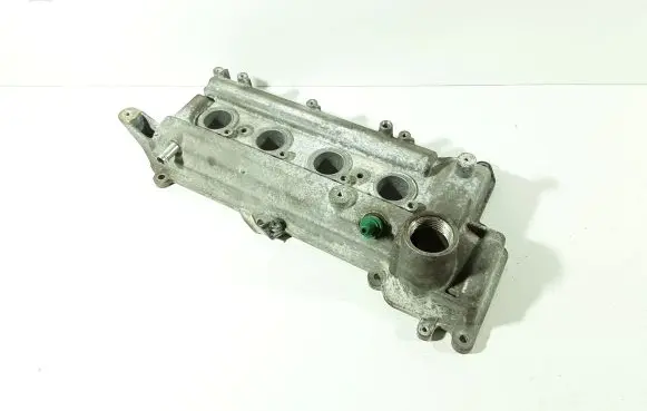 Toyota Yaris Rocker cam cover 112110J010