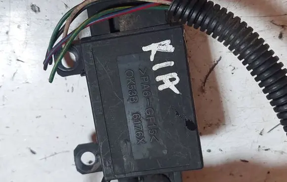 KIA Carens I Coolant fan relay 0K53B6176X