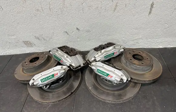 Jaguar XK8 - XKR Brake discs and calipers set
