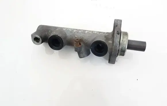 Toyota Carina T190 Master brake cylinder 